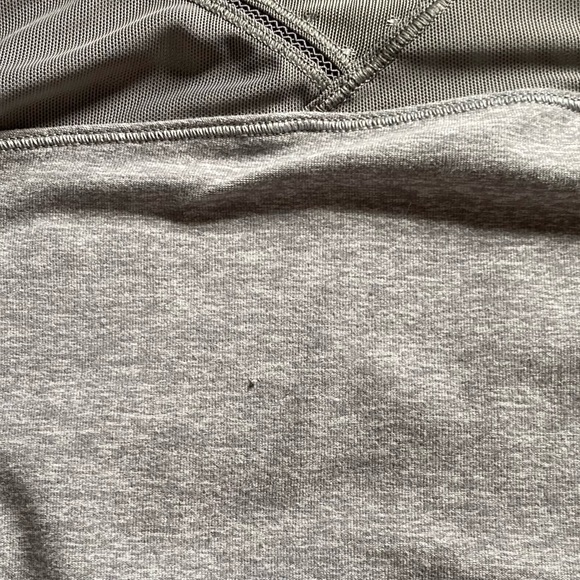 lululemon Just Breathe Long Sleeve size 4-6 - Picture 12 of 12